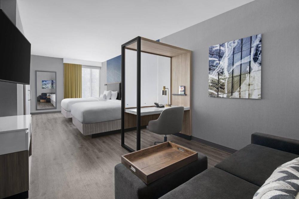 Queen Suite with Two Queen Beds and Bathtub - Mobility Access/Communication Assistance interior